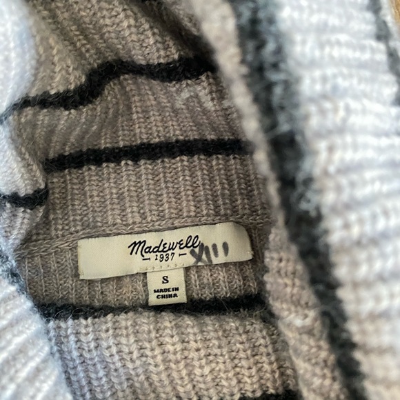 Madewell | Women's Wool Turtle Neck Size S - Picture 2 of 4